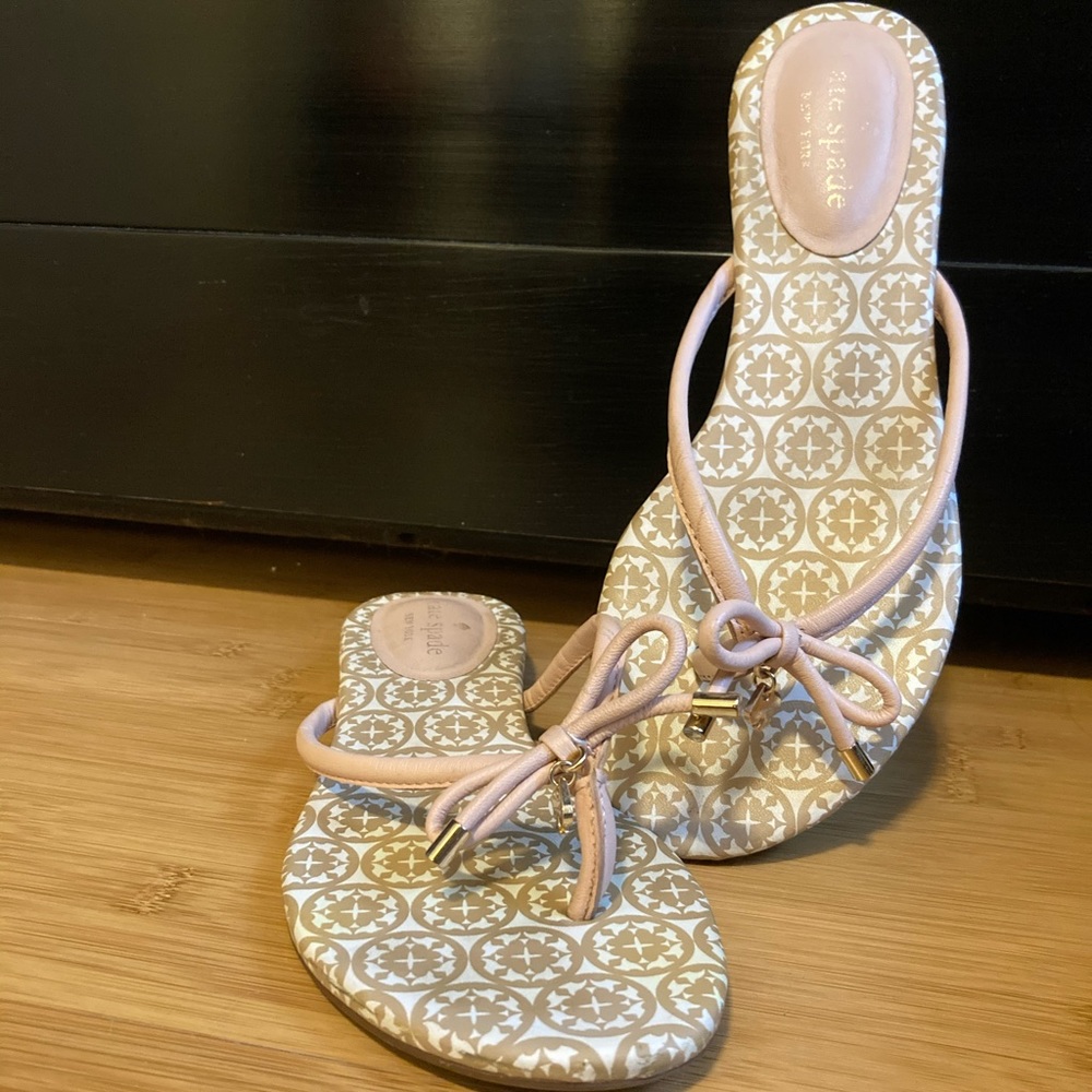 Pink Mistic Flipflops with bow.